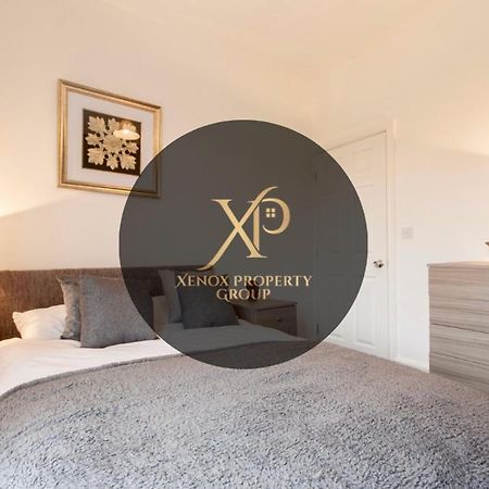 Centralized Private 4 Bedroom House At Hanley With Free Parking Etruria Exterior photo